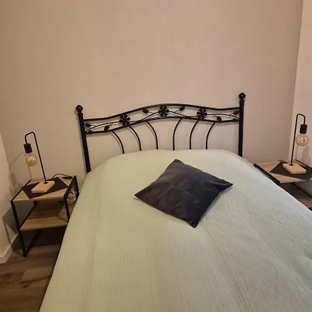 Gite, 6 Personnes Le Louveteau Apartment *